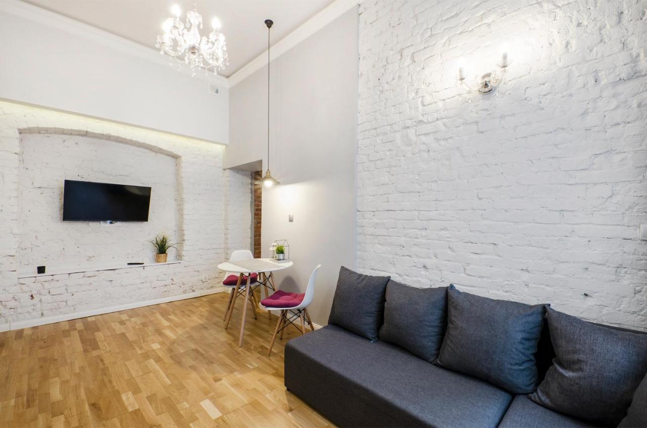 Standard Apartment On 6 Sierpnia Lodź Bagian luar foto